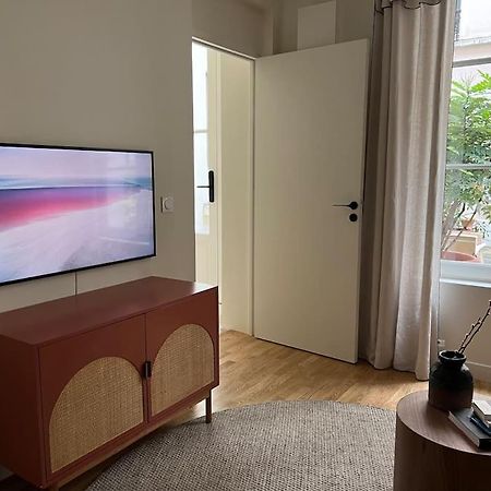 Marais - Unique Duplex Decorated With Taste Apartment Париж Екстериор снимка