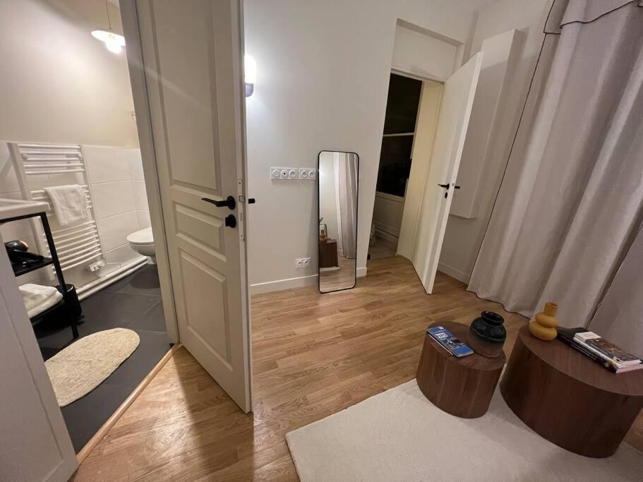 Marais - Unique Duplex Decorated With Taste Apartment Париж Екстериор снимка