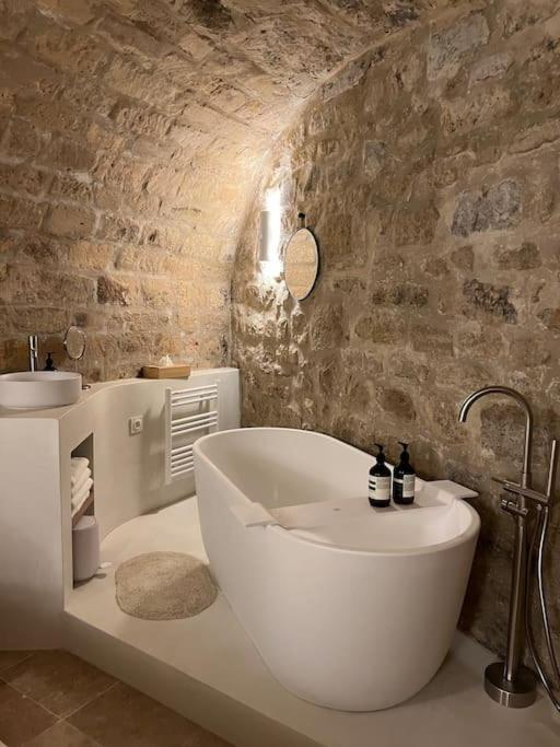 Marais - Unique Duplex Decorated With Taste Apartment Париж Екстериор снимка