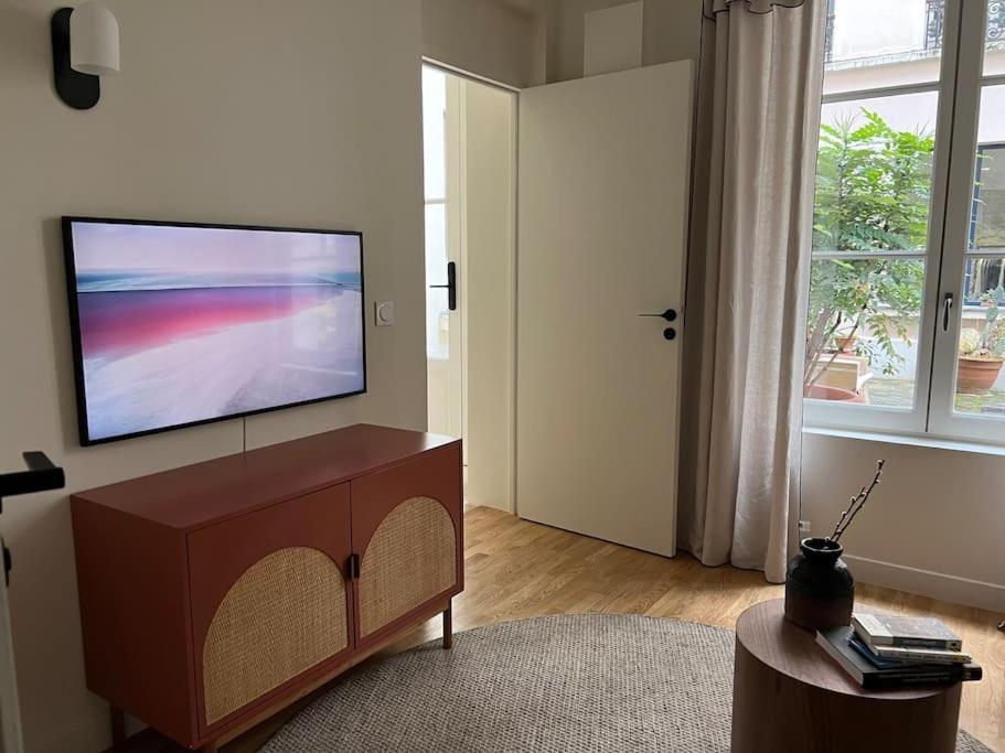 Marais - Unique Duplex Decorated With Taste Apartment Париж Екстериор снимка